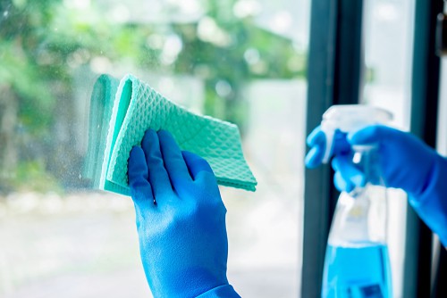 benefits-of-sanitizing-the-office